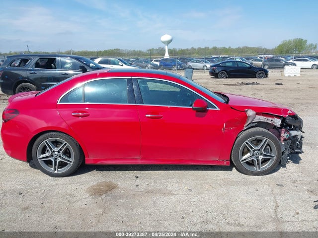 WDD3G4FB9KW019418 Mercedes-Benz A 220 4matic