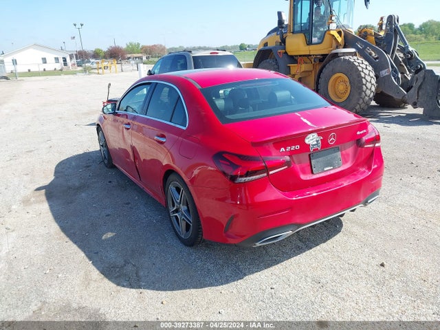 WDD3G4FB9KW019418 Mercedes-Benz A 220 4matic