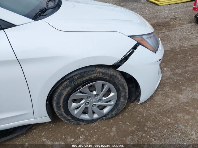 Hyundai ELANTRA SE 2019 5NPD74LF8KH458363 Image 17