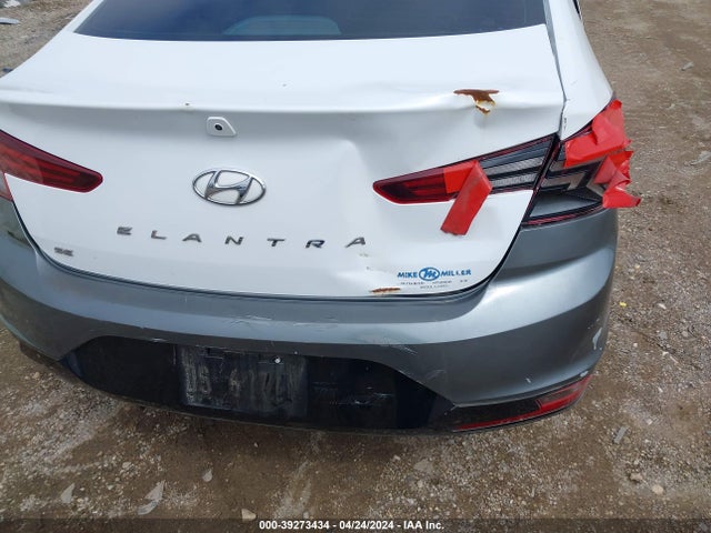 Hyundai ELANTRA SE 2019 5NPD74LF8KH458363 Image 18