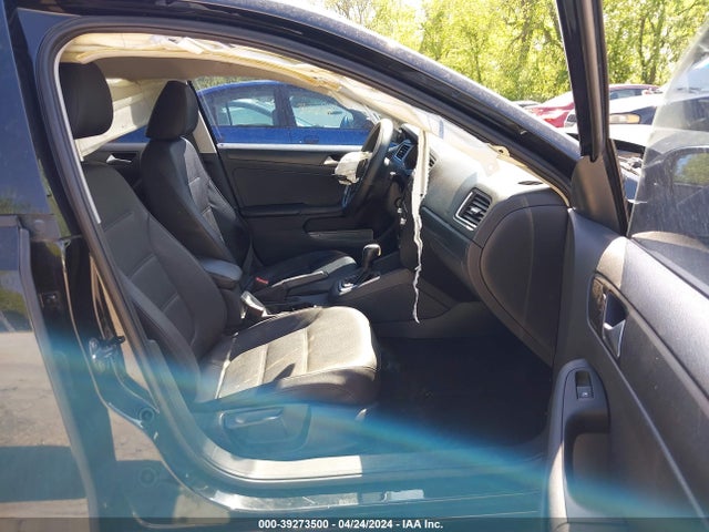 3VW2K7AJXEM312752 Volkswagen Jetta 2.0l S