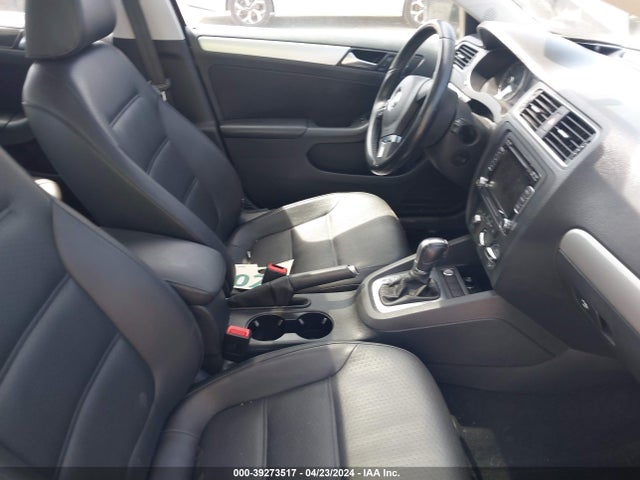 3VWD07AJ5EM324502 Volkswagen Jetta 1.8t Se