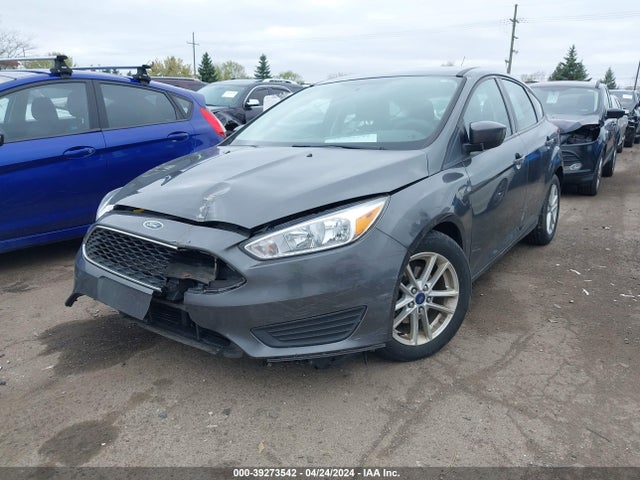 Ford FOCUS SE 2018 1FADP3K23JL222258 Image 2