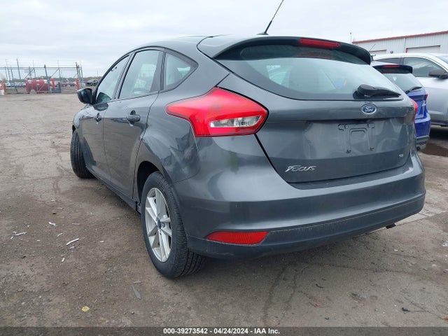 Ford FOCUS SE 2018 1FADP3K23JL222258 Image 3