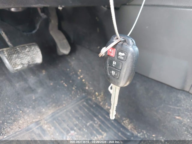 Toyota COROLLA LE 2016 5YFBURHE5GP479727 Image 11