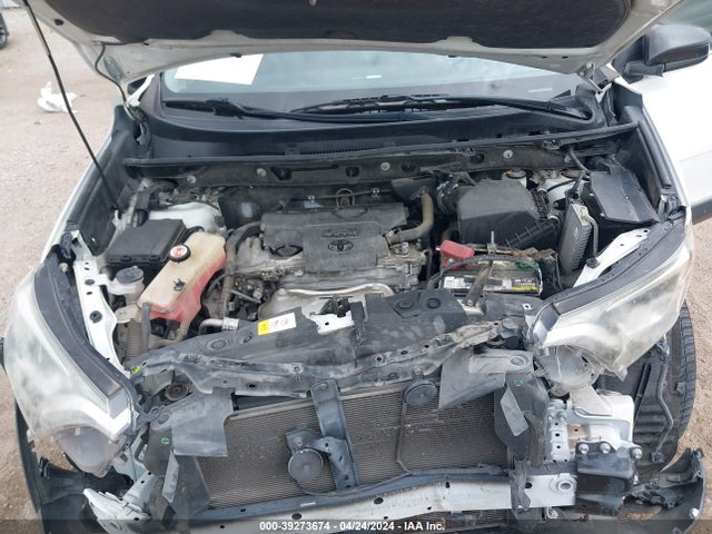 Toyota RAV4 LE 2017 JTMZFREV9HJ132503 Image 10