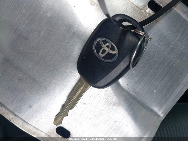 Toyota RAV4 LE 2017 JTMZFREV9HJ132503 Image 11
