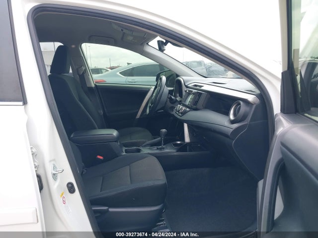 Toyota RAV4 LE 2017 JTMZFREV9HJ132503 Image 5