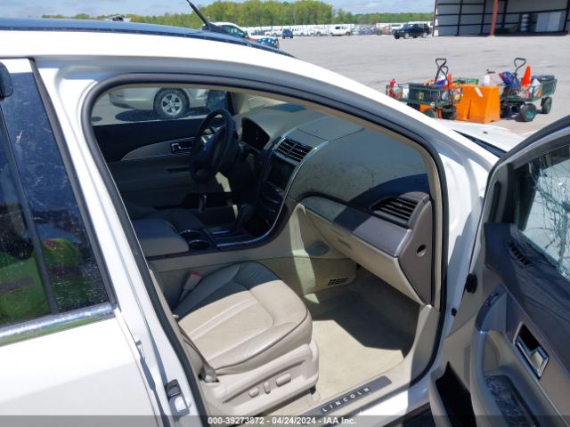 2LMDJ8JK3EBL00120 Lincoln MKX