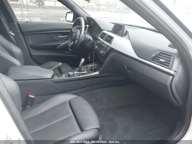 BMW 320i 2016 WBA8A9C58GK618867 Image 5