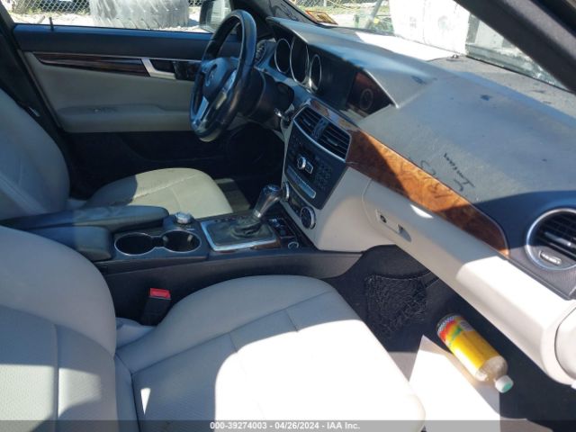 WDDGF8AB1EA940732 Mercedes-Benz C 300 Luxury 4matic/sport 4matic