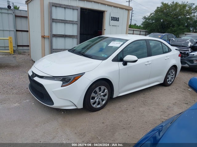 Toyota COROLLA LE 2022 5YFEPMAE4NP289030 Image 2