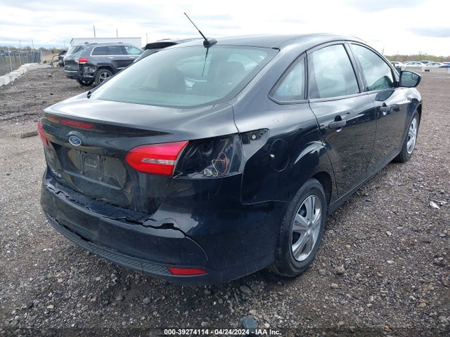 Ford FOCUS S 2018 1FADP3E2XJL216162 Image 4