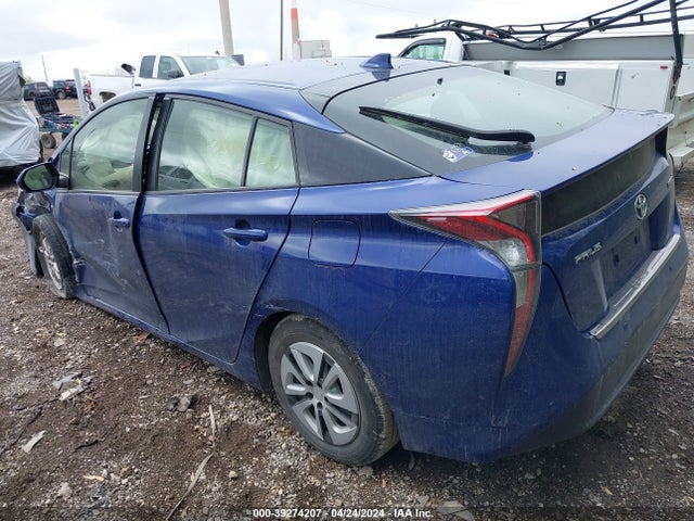 Toyota Prius Three 2018 JTDKARFU3J3546280 Image 3