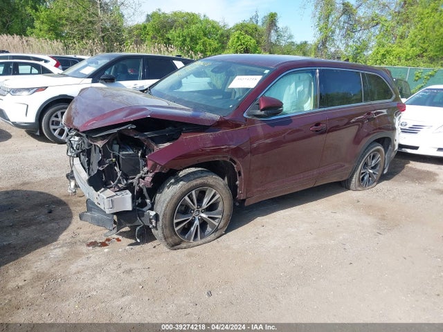 Toyota Highlander Le Plus 2018 5TDBZRFH8JS496907 Image 2