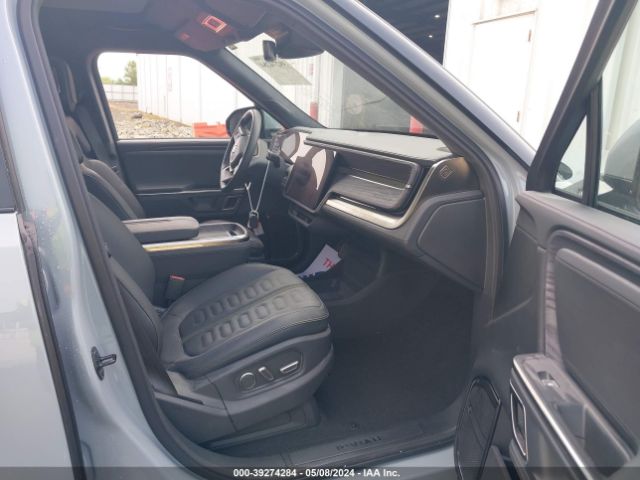 7PDSGABA2PN021017 Rivian R1s Adventure
