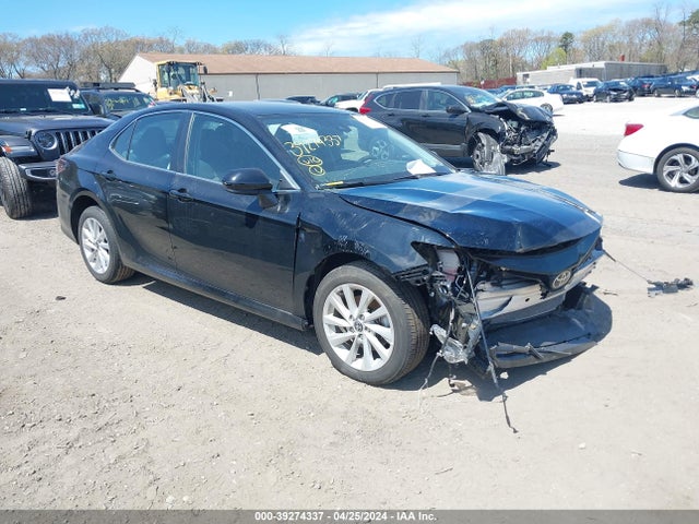 Toyota CAMRY LE 2022 4T1C11AK5NU636120 zdjęcie główne
