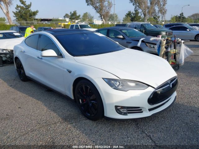 39274460 :رقم المزاد ، 5YJSA1H2XFFP68256 vin ، 2015 Tesla Model S 70d/85d/p85d مزاد بيع