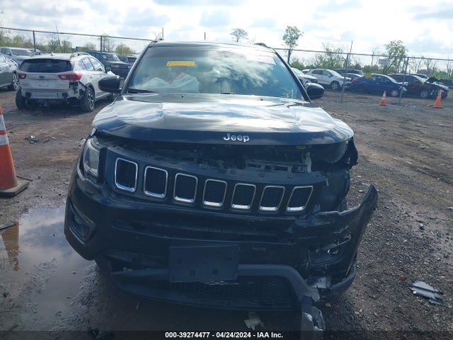 3C4NJDBBXKT840401 Jeep Compass Latitude 4x4