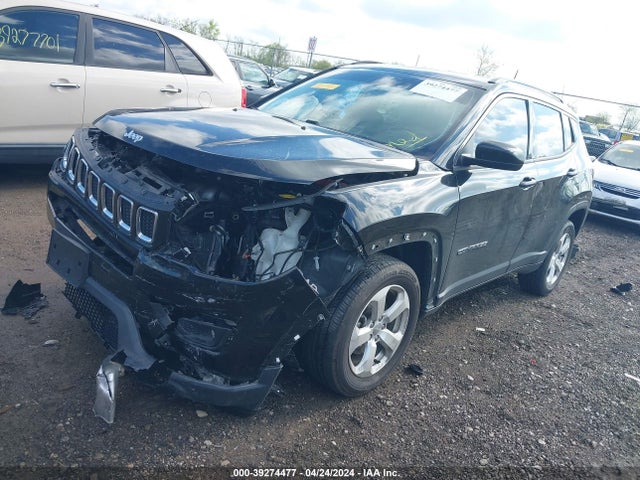 3C4NJDBBXKT840401 Jeep Compass Latitude 4x4