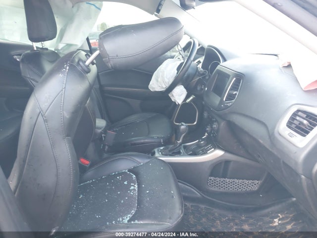 3C4NJDBBXKT840401 Jeep Compass Latitude 4x4