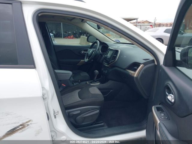1C4PJLAB0HW613712 Jeep Cherokee Sport Fwd