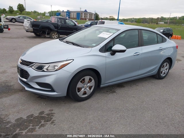 Chevrolet Cruze Ls Auto 2017 1G1BC5SMXH7166793 Image 2