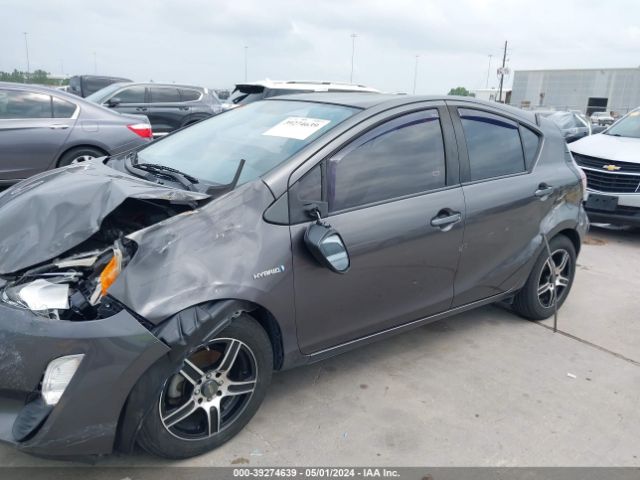 JTDKDTB32G1139864 Toyota Prius C One