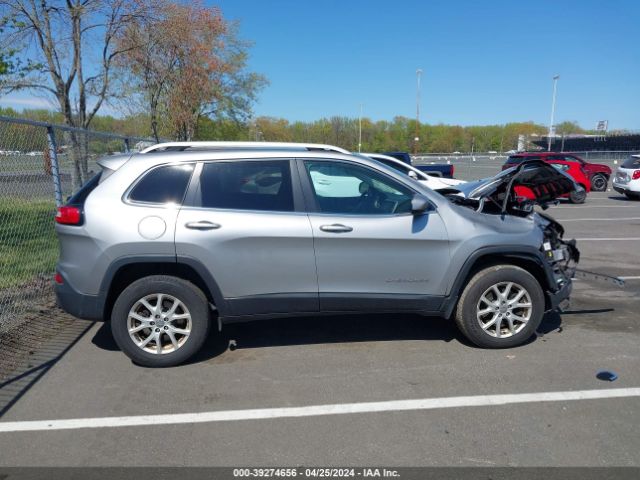 1C4PJMCSXHW588093 Jeep Cherokee Latitude 4x4