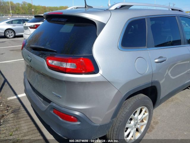 1C4PJMCSXHW588093 Jeep Cherokee Latitude 4x4
