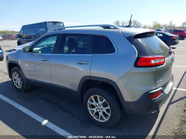 1C4PJMCSXHW588093 Jeep Cherokee Latitude 4x4