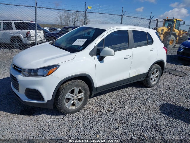 Chevrolet TRAX LS 2017 3GNCJNSB7HL284027 Image 2