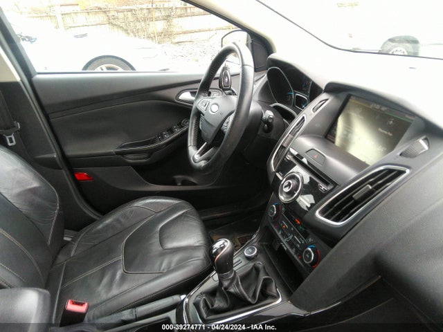 Ford Focus Titanium 2015 1FADP3N25FL208204 Image 5