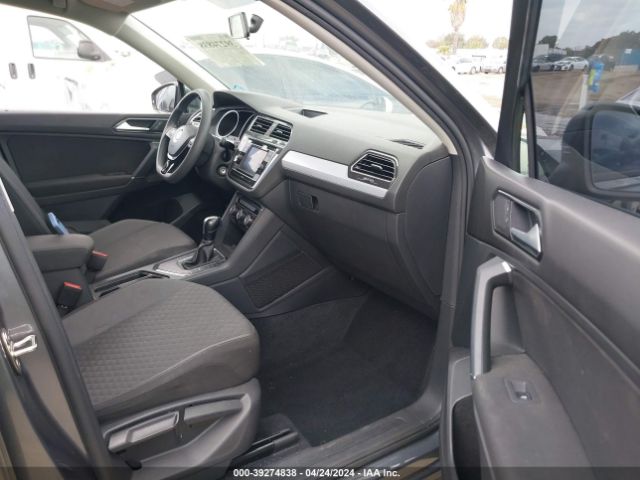 3VV1B7AX2JM054743 Volkswagen Tiguan 2.0t S