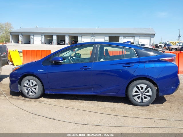 Toyota Prius Two 2017 JTDKBRFU5H3048122 Image 14