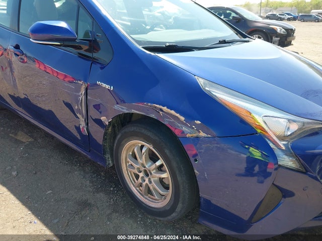 Toyota Prius Two 2017 JTDKBRFU5H3048122 Image 6