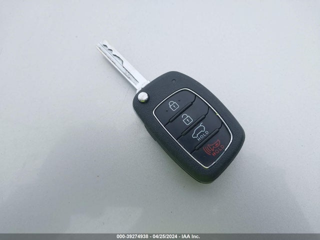 5NMZTDLB3JH090121 Hyundai Santa Fe Sport 2.4l
