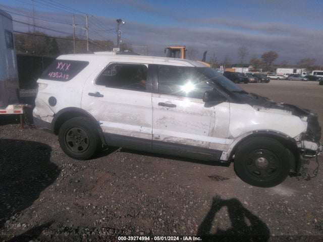 Ford Police Interceptor Utility 2018 1FM5K8ARXJGA26802 Image 14
