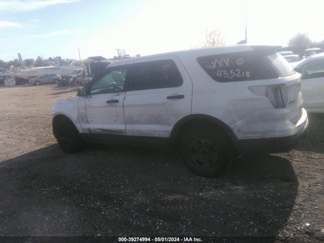 Ford Police Interceptor Utility 2018 1FM5K8ARXJGA26802 Image 15