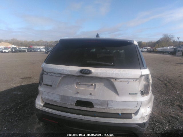Ford Police Interceptor Utility 2018 1FM5K8ARXJGA26802 Image 17