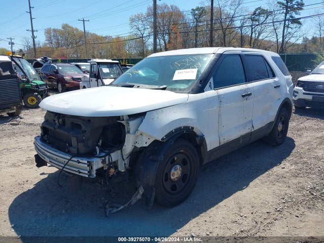 Ford Police Interceptor Utility 2018 1FM5K8AR1JGB19224 Image 2