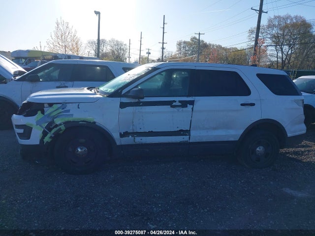 Ford Police Interceptor Utility 2018 1FM5K8AR7JGC74988 Image 13