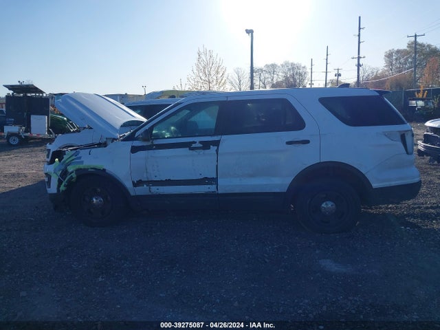 Ford Police Interceptor Utility 2018 1FM5K8AR7JGC74988 Image 14