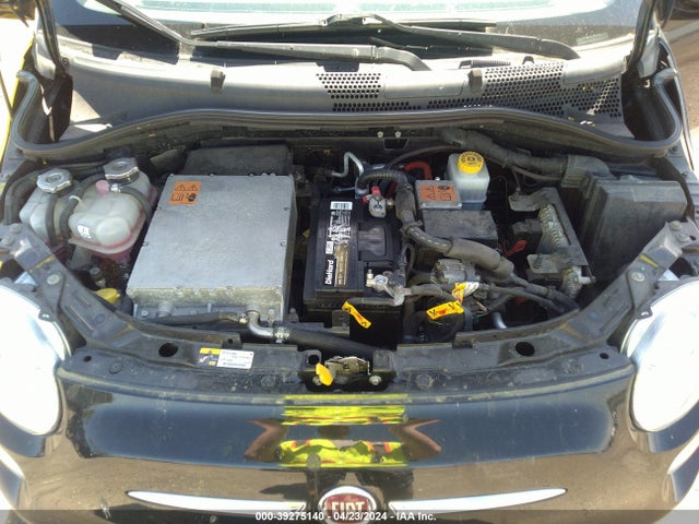 2015 FIAT 500E 3C3CFFGE1FT732928 Photo 9