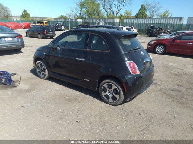 2015 FIAT 500E 3C3CFFGE1FT732928 Photo 2
