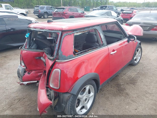 2005 MINI COOPER WMWRC33575TK62351 Photo 3