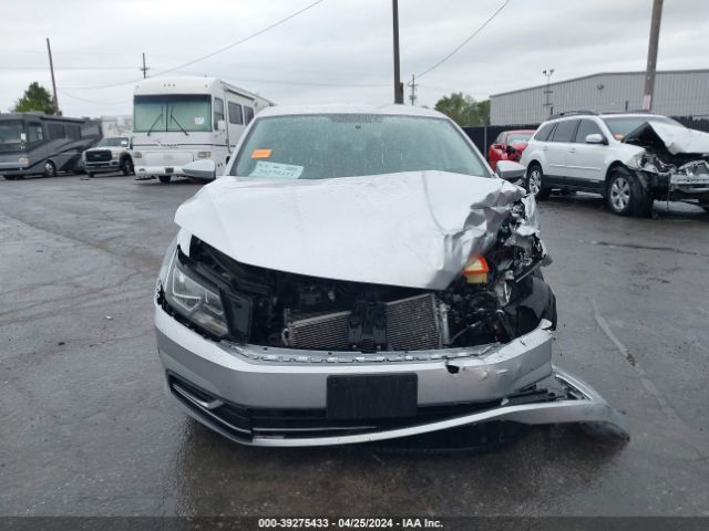 1VWAS7A39GC036095 Volkswagen Passat 1.8t S
