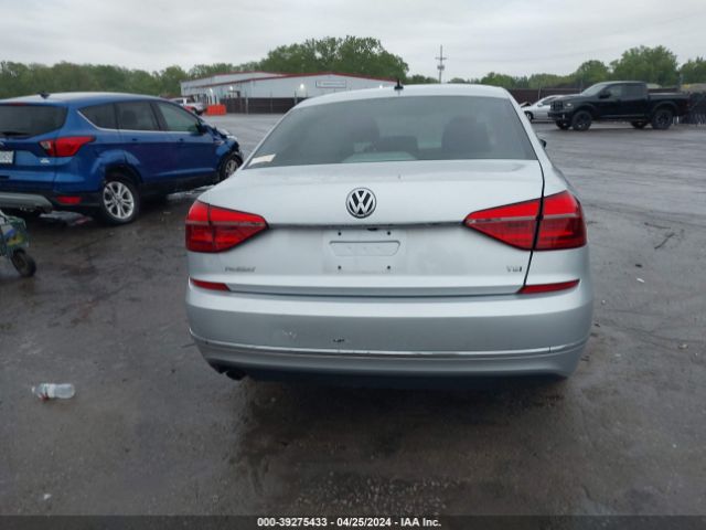 1VWAS7A39GC036095 Volkswagen Passat 1.8t S