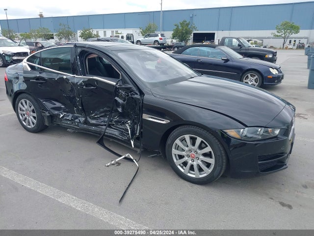 2019 JAGUAR XE SAJAR4FX0KCP50619 Photo 0