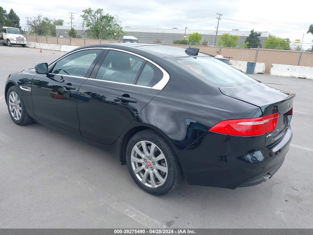 2019 JAGUAR XE SAJAR4FX0KCP50619 Photo 2